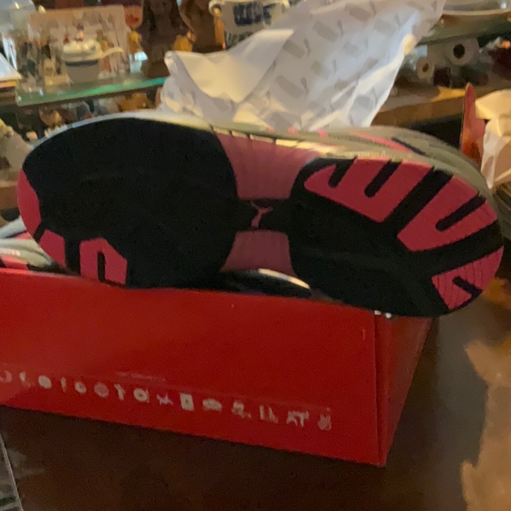 NWT Puma Women’s Safety Shoes - Picture 5 of 9
